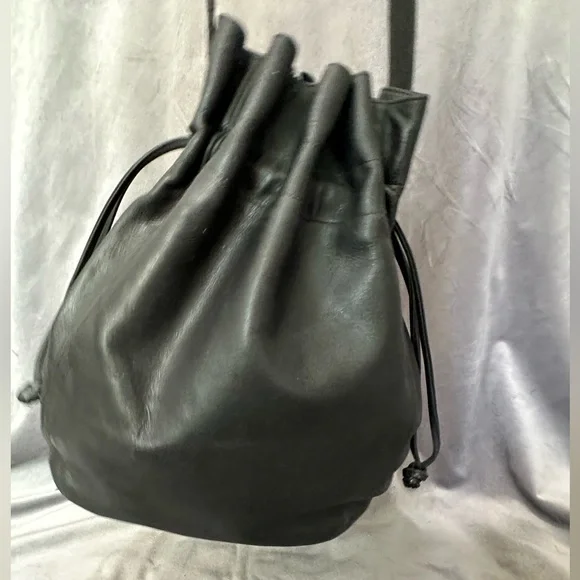 Coach Vintage Bucket Bag Shoulder Purse • Black Leather - Picture 5 of 12